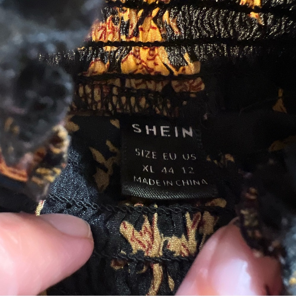 SHEIN Black Floral Smocked Mock Neck Blouse XL - Picture 2 of 4